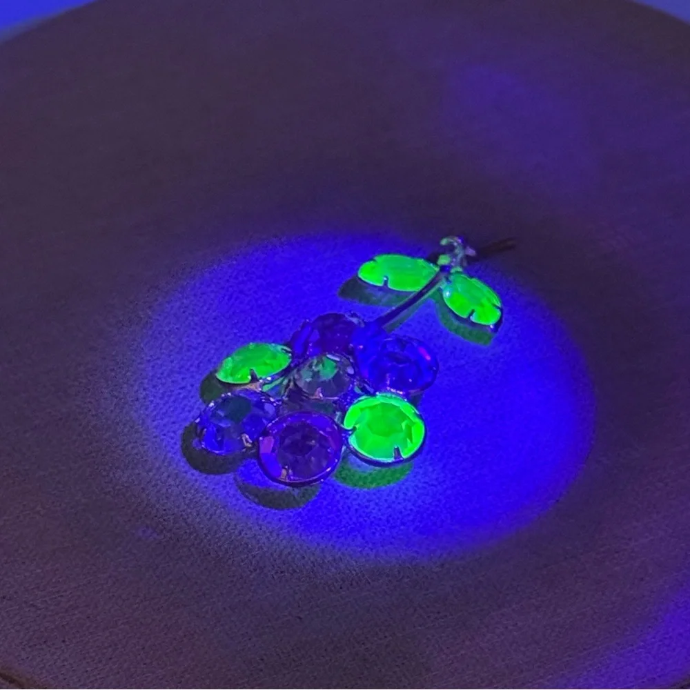 Vintage uranium glass 1980s Elegant Multicolor Floral Brooch - Picture 9 of 9